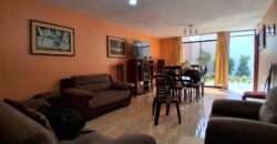 SE VENDE CASA A 2 CDRAS DE MALL DEL SUR Y FRENTE A PARQUE