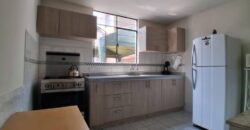 SE VENDE CASA A 2 CDRAS DE MALL DEL SUR Y FRENTE A PARQUE